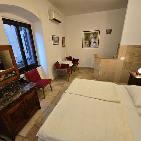 Center Room D16 In The Ancient Roman Palace สปลิท ภายนอก รูปภาพ